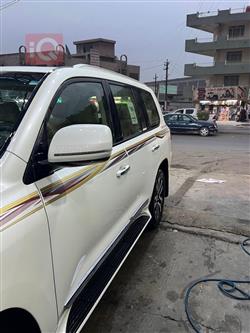 تۆیۆتا لاند کروزەر